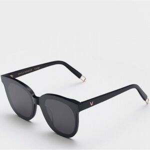 Gentle Monster In Scarlet Flatba Sunglasses (black)